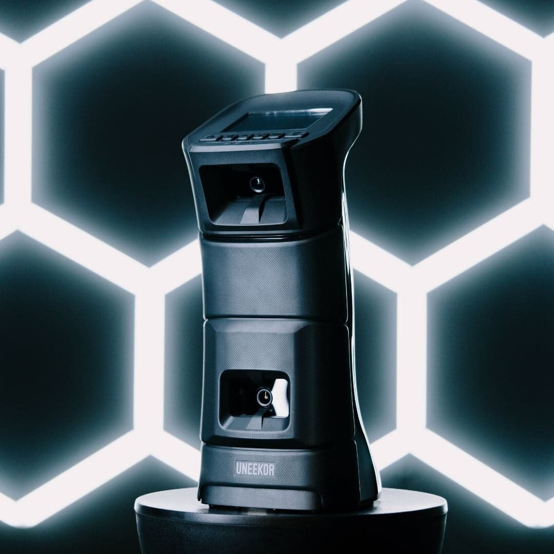 Uneekor EYE MINI Launch Monitor thumbnail 3